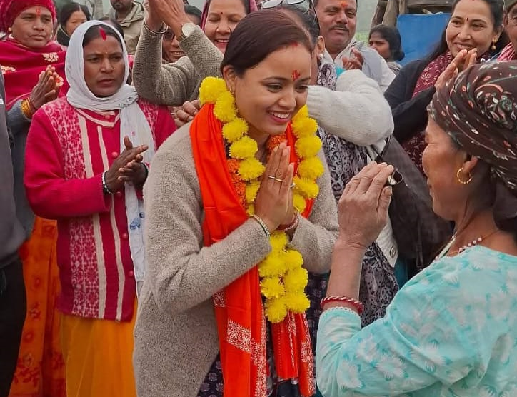 पर्सागढी–३ झावराहामा एमाले उम्मेदवार रिमा यादवको घरदैलो अभियान