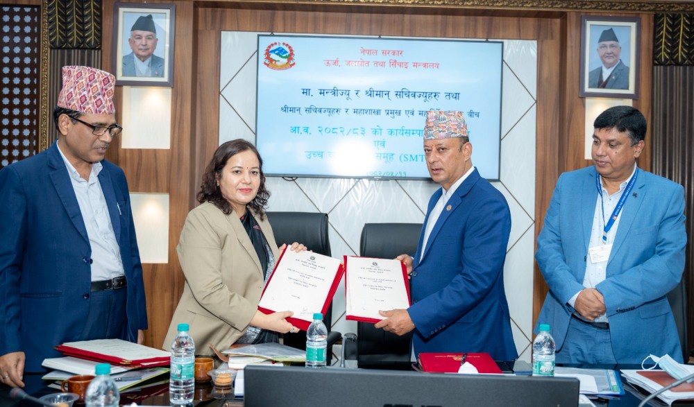 मन्त्री खड्कासँग सचिवहरूको प्रतिबद्धता : "परिणाममुखी काम र नियमित प्रगति मूल्याङ्कन गर्छौँ"