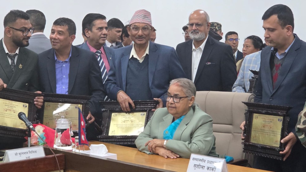 नेशनल मेडिकल कलेज प्रधानमन्त्री कार्कीबाट सम्मानित