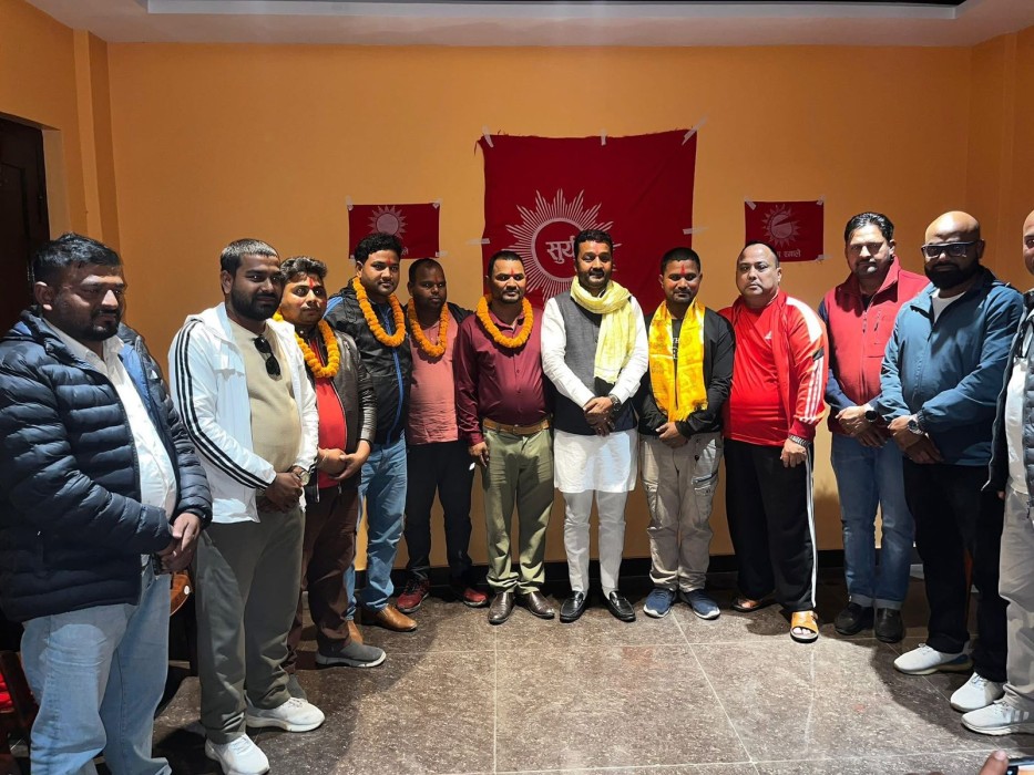 वडाध्यक्ष प्रत्याशी एमालेमा प्रवेश, उम्मेदवार यादवले गरे स्वागत