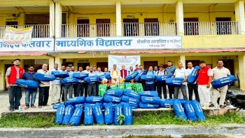 पोखरिया नगरपालिकाका ६ हजार ९ सय ४४ विद्यार्थीलाई शैक्षिक तथा खेलकुद सामग्री वितरण