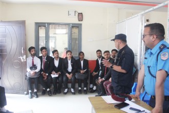 कानूनका विद्यार्थीले गरे पर्सा प्रहरी कार्यालयको अवलोकन भ्रमण