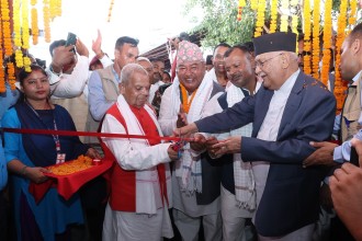 प्रधानमन्त्री ओलीद्वारा परवानीपुर गाउँपालिकाको प्रशासनिक भवनको उद्घाटन