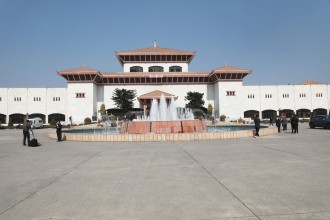 संसद् बैठकमा अनिवार्य उपस्थित हुन कांग्रेस र एमालेद्वारा सांसदलाई ह्विप