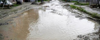 सडक बनाउन खनेको खाल्डोको पानीमा डुबेर दुई बालकको मृत्यु