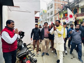 प्रदीप यादवद्वारा वीरगञ्जका वडा नं. ४ र ५ मा घरदैलो