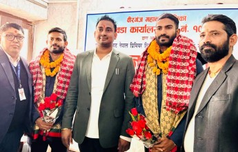एनपीएलमा उत्कृष्ट प्रदर्शन गरेका शेख दाजुभाईलाई वडाध्यक्ष सुशील साहले गरे सम्मान