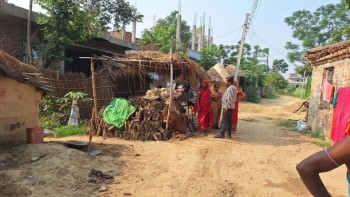 पर्साका दलित बस्तीका मतदाताहरू भन्छन्: चुनाव आउँछ, जान्छ, तर हाम्रो जीवन कहिले बदलिन्छ ?